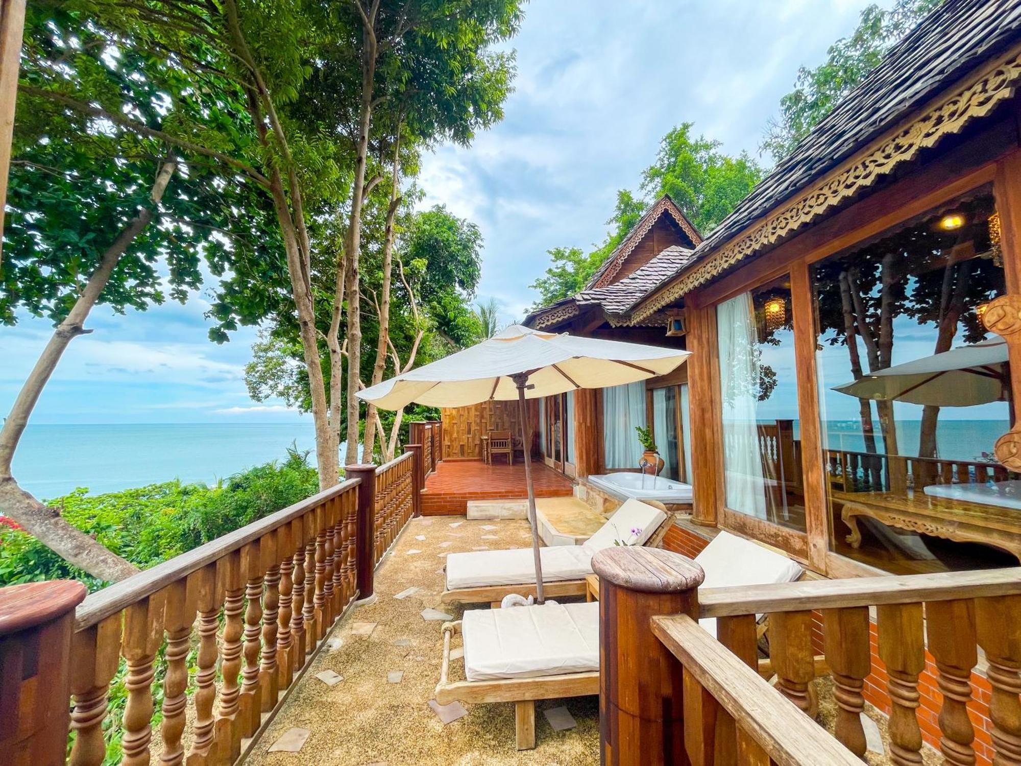 Sea View Villa with FREE THB 2,000 Net Resort Credit per Night
