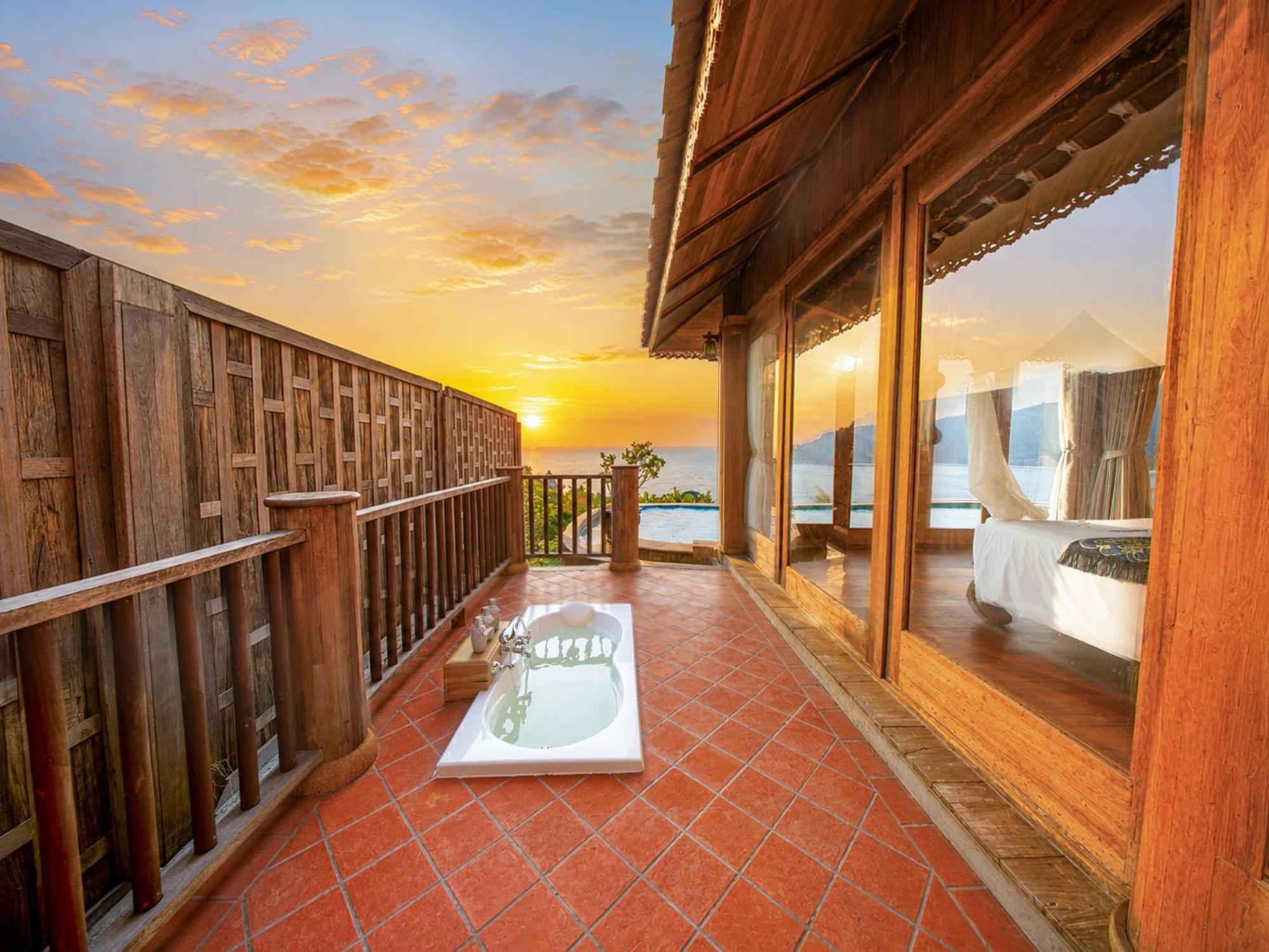 Royal Grand Pool Villa with FREE THB 2,000 Net Resort Credit per Night